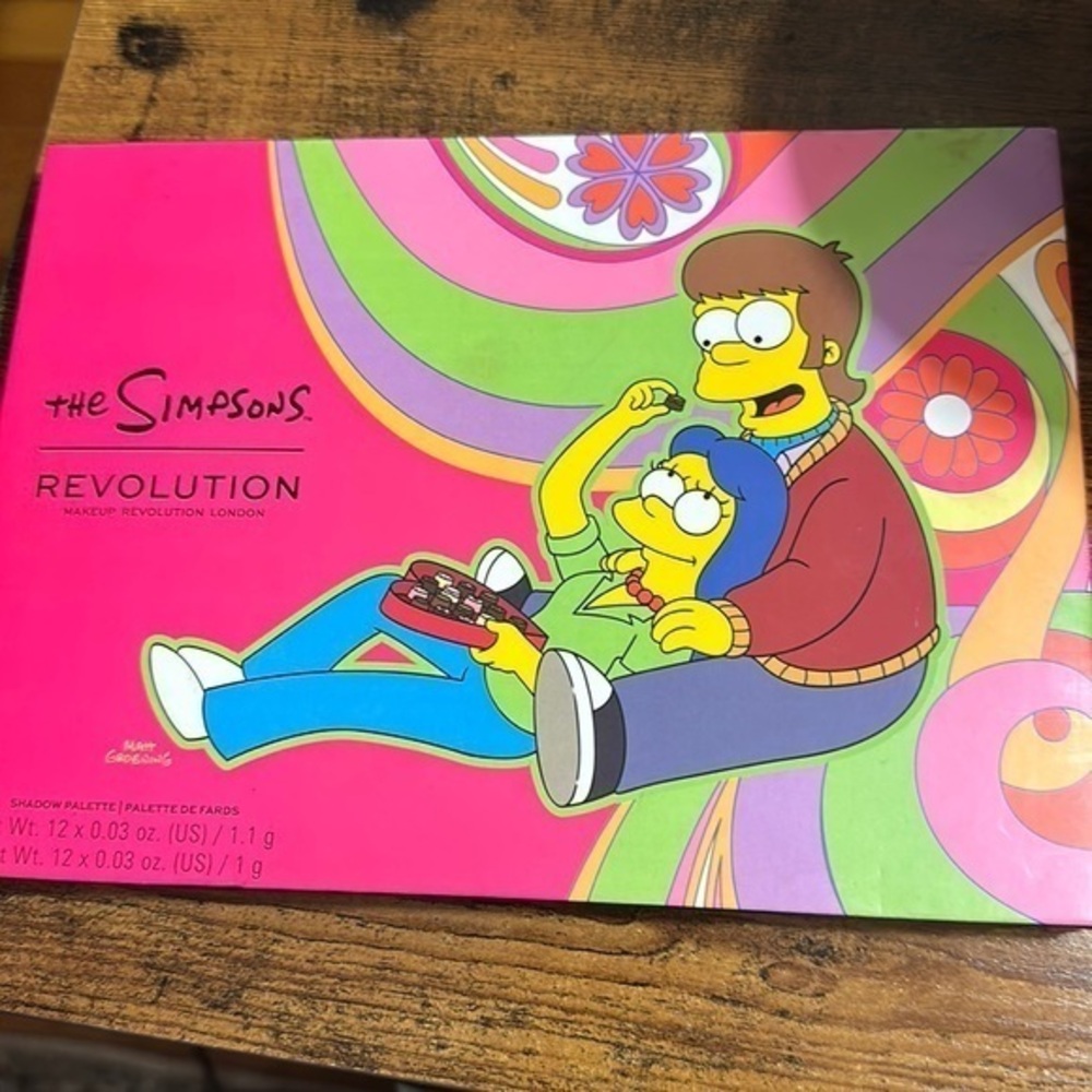 COPY - Simpsons Summer of Love Makeup Palette